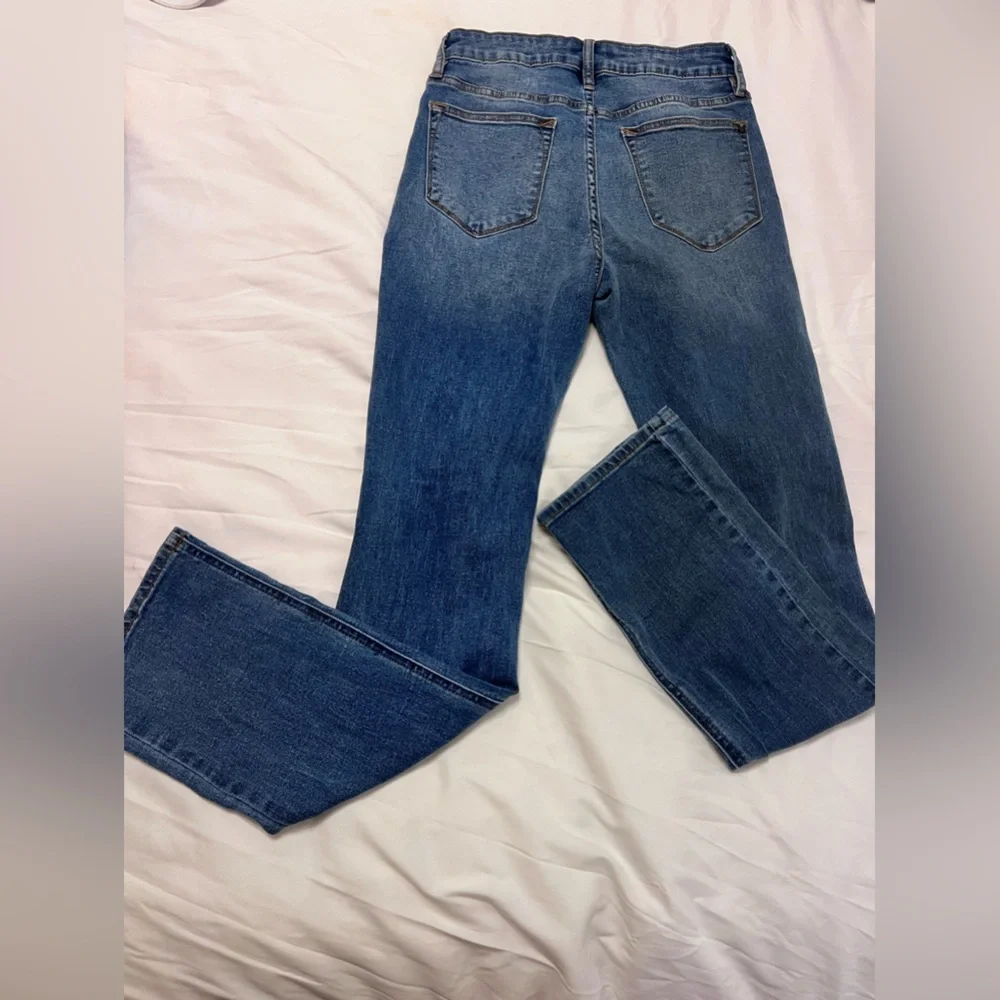 Vigoss distressed straight leg jeans